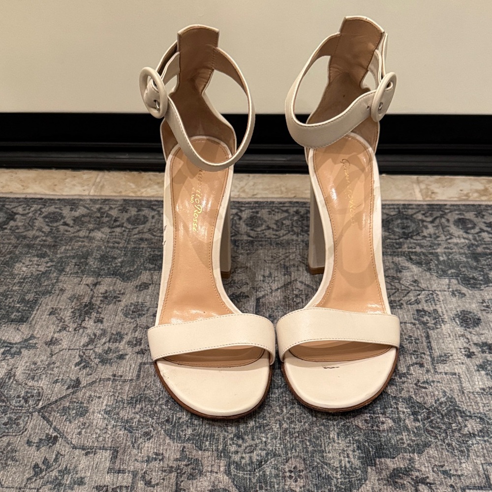 Gianvito Rossi Elegant Cream Women's block Heel sandals